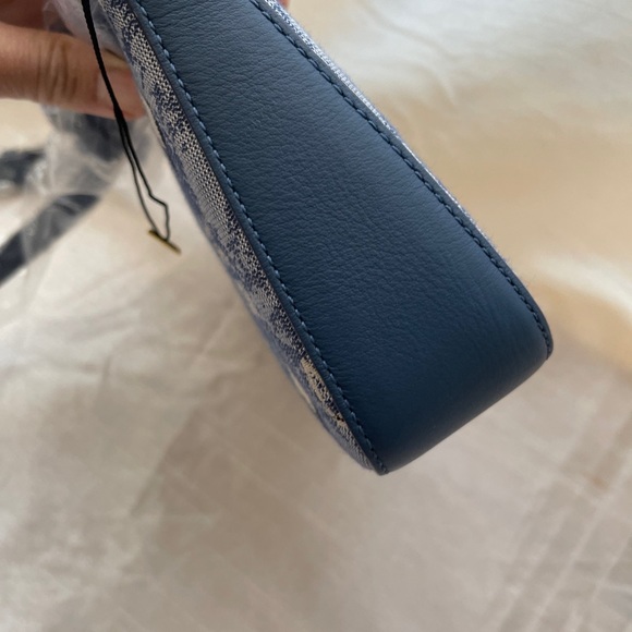 Aren shoulder bag in Vintage Monogram Jacquard - Picture 7 of 11